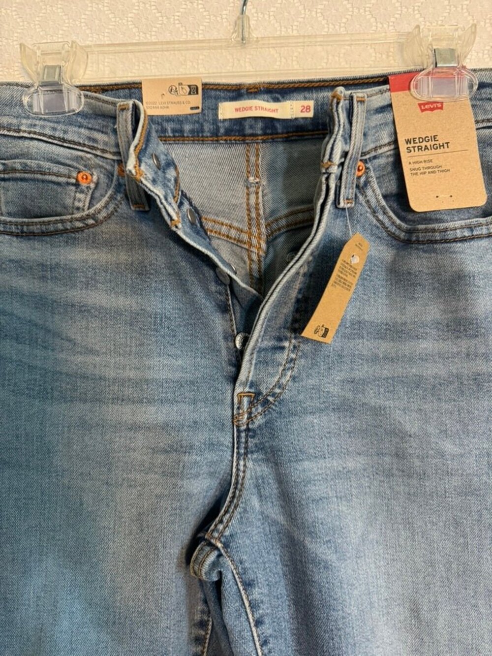 NWT Levis Wedgie Straight Leg Blue Jeans -High Rise, Button Fly, Size 28" x 28" - Picture 7 of 7